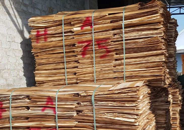 Ván bóc gỗ thông - Ván Lạng Công Nghiệp - Công Ty TNHH Năng Lượng Sạch Quảng Nam